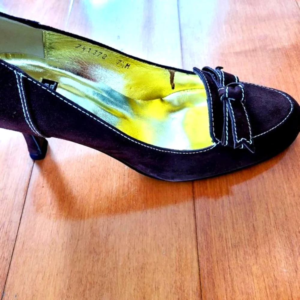 Spanish Suede Bow Pumps, 7.5